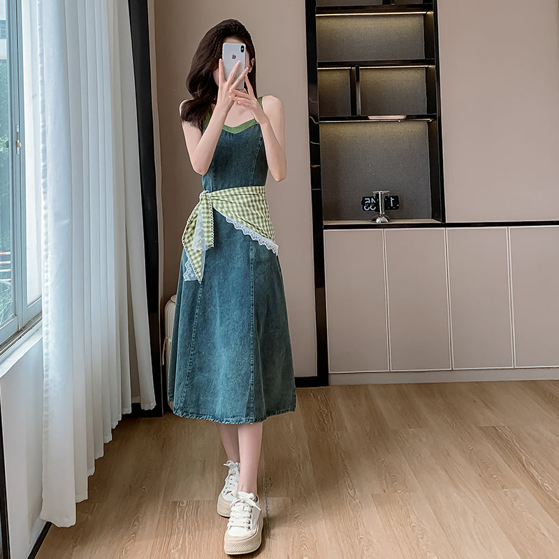 Cowboy dress, suspender dress, mid-length dress, V-neck, sleeveless, waist-cinching, slimming, high-waisted and slimming