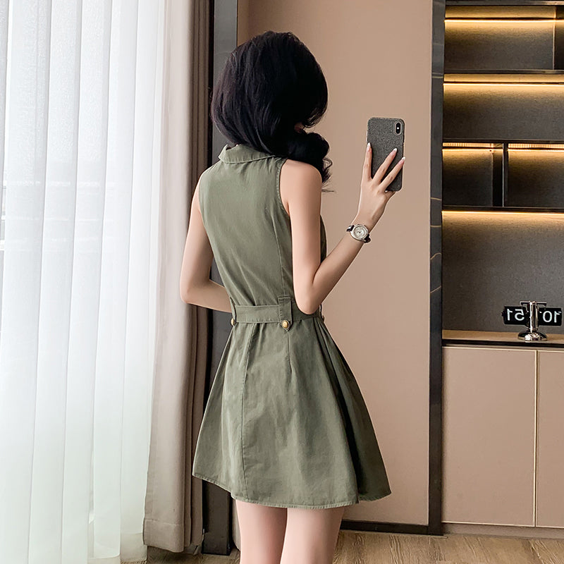 Summer new style sleeveless dress, short skirt, A-line pleated, slimming, V-neck, green, French style, Hong Kong style, with a sense of high-end