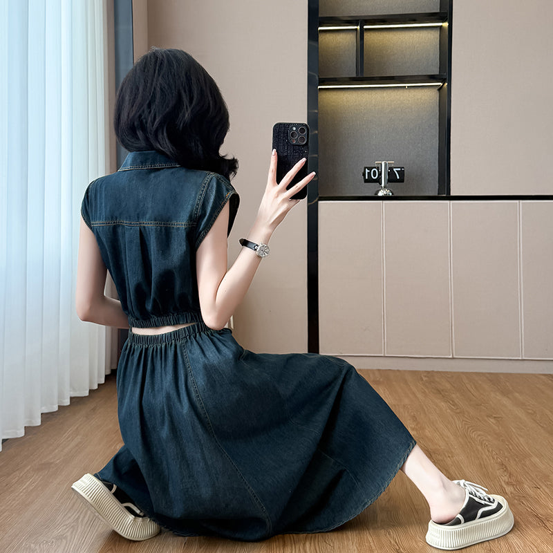 New French-style denim sleeveless A-line long dress, with a midriff-baring design, slimming effect, and a retro style