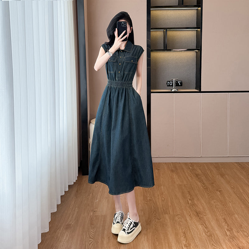 New French-style denim sleeveless A-line long dress, with a midriff-baring design, slimming effect, and a retro style