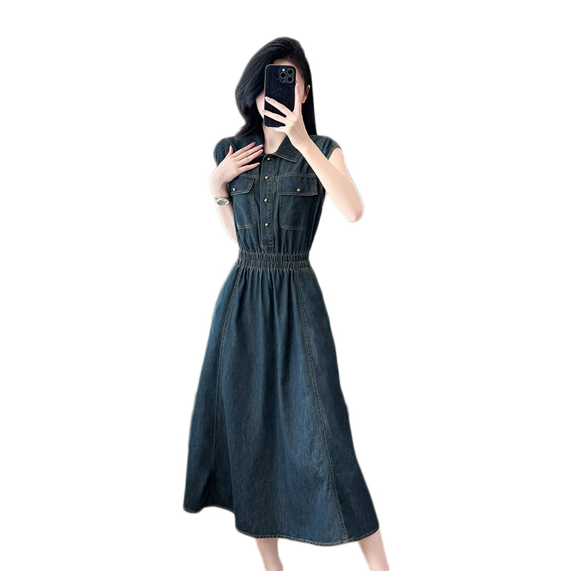 New French-style denim sleeveless A-line long dress, with a midriff-baring design, slimming effect, and a retro style