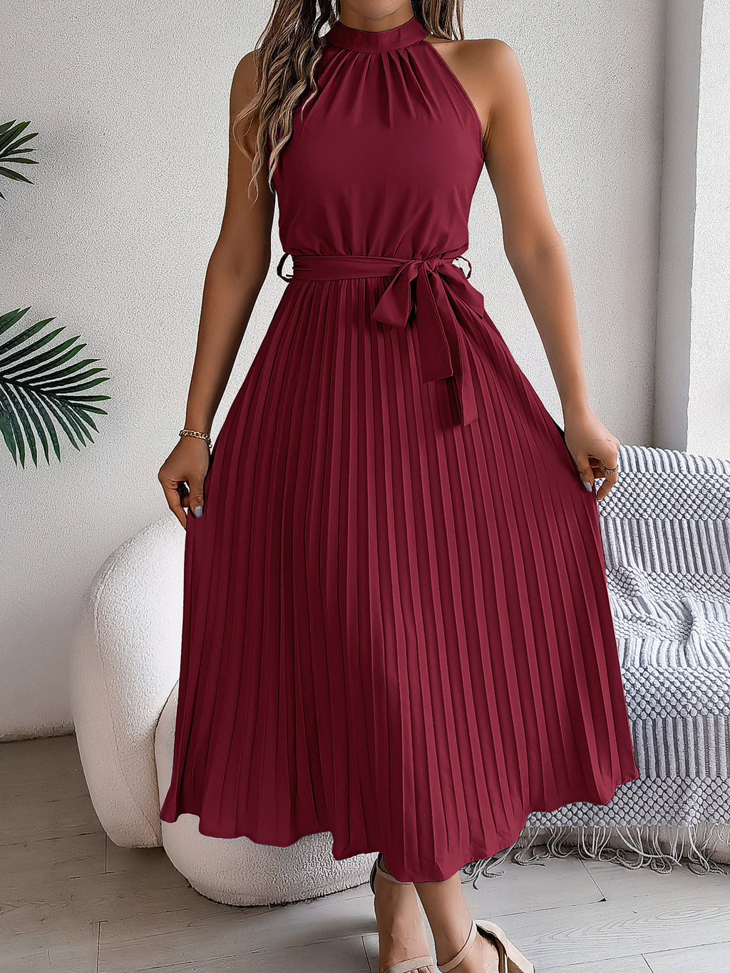 Spring and summer elegant standing collar sleeveless waist cinched pleated long skirt