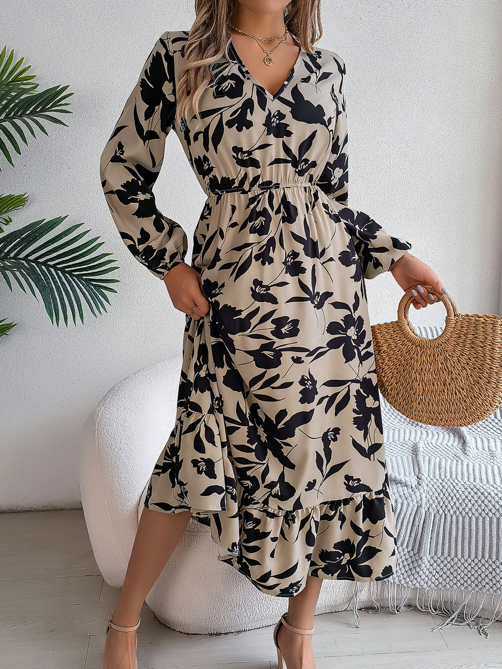 Casual floral print waist cinching long sleeved ruffle edge dress