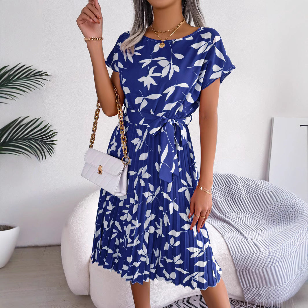 Spring and summer casual leaf printed short sleeved pleated dress with a large display
