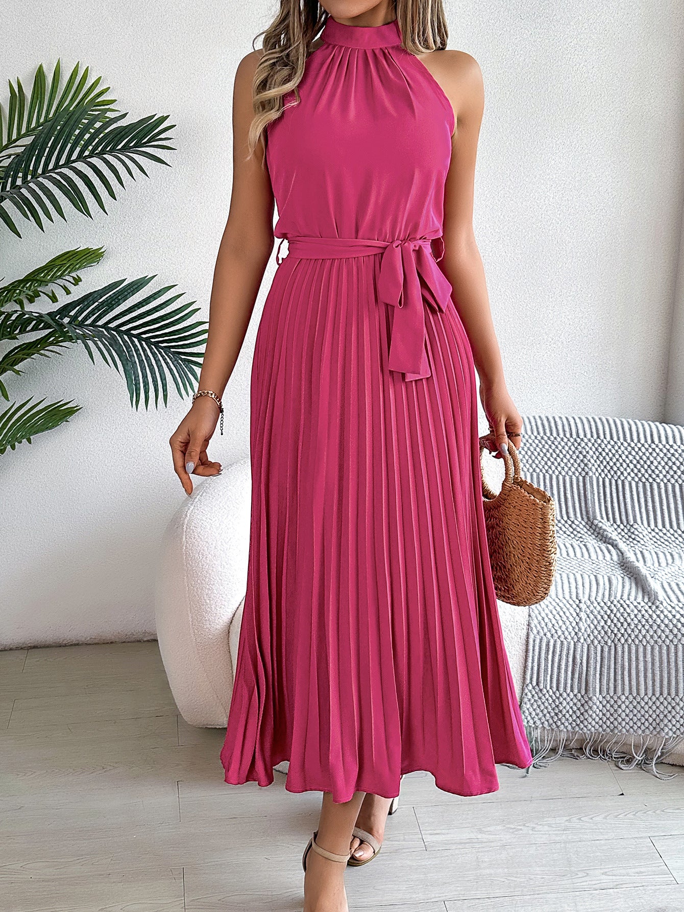 Spring and summer elegant standing collar sleeveless waist cinched pleated long skirt