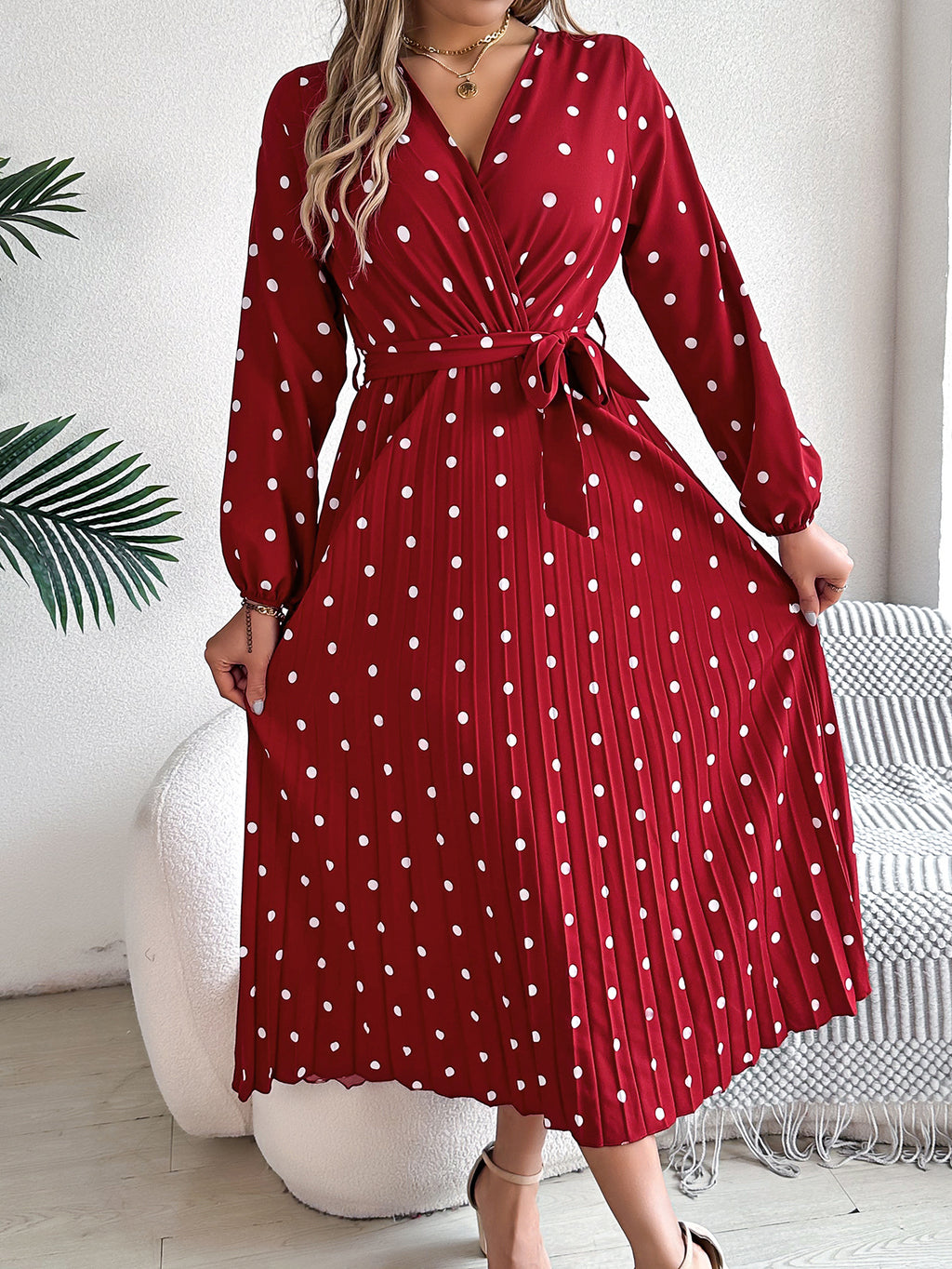 Elegant color blocking polka dot cross V-neck pleated long skirt