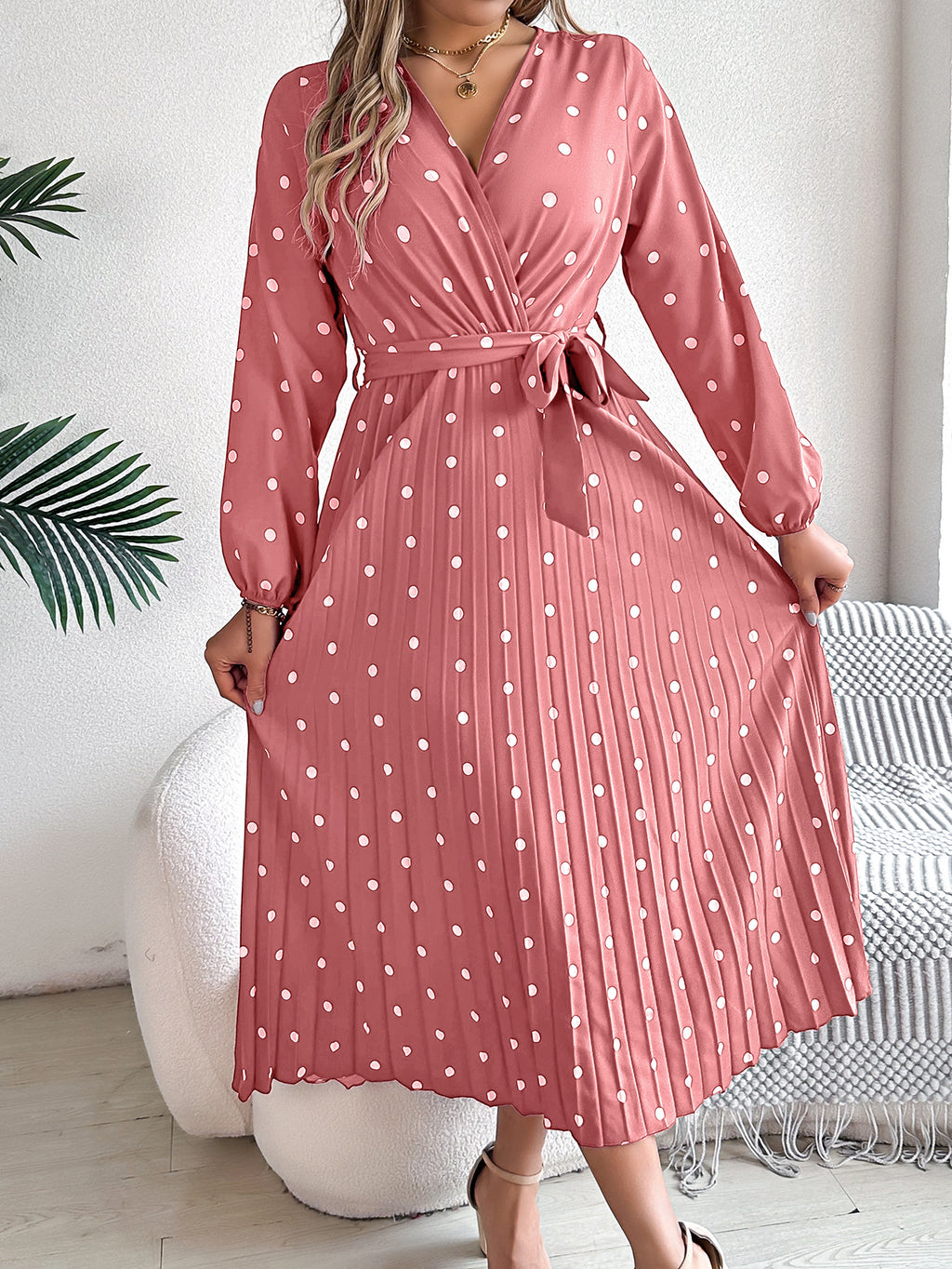 Elegant color blocking polka dot cross V-neck pleated long skirt