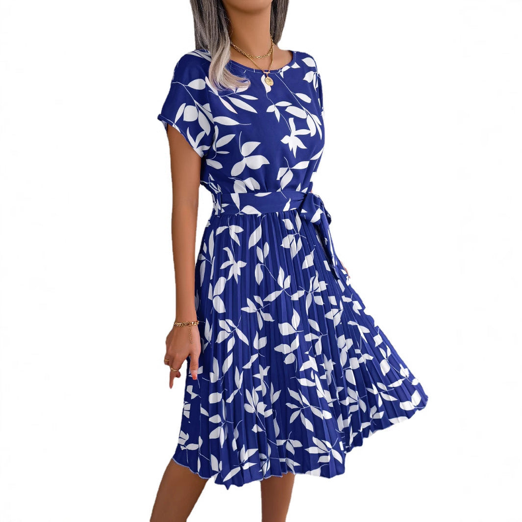 Spring and summer casual leaf printed short sleeved pleated dress with a large display