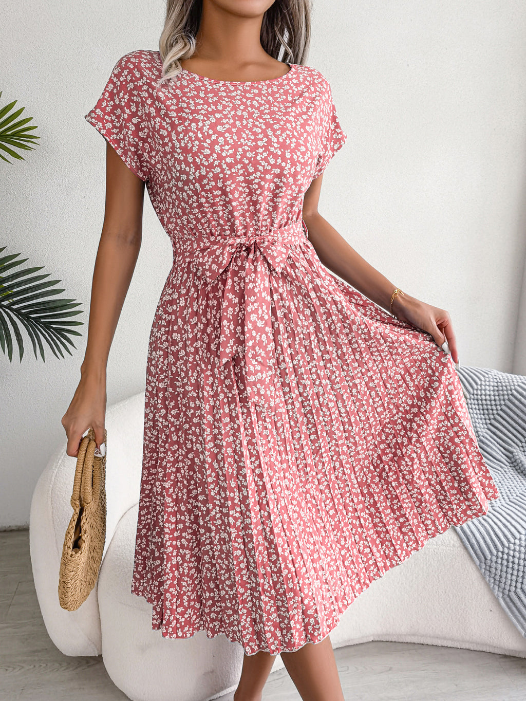 Spring and summer new casual short sleeved floral pleated skirt