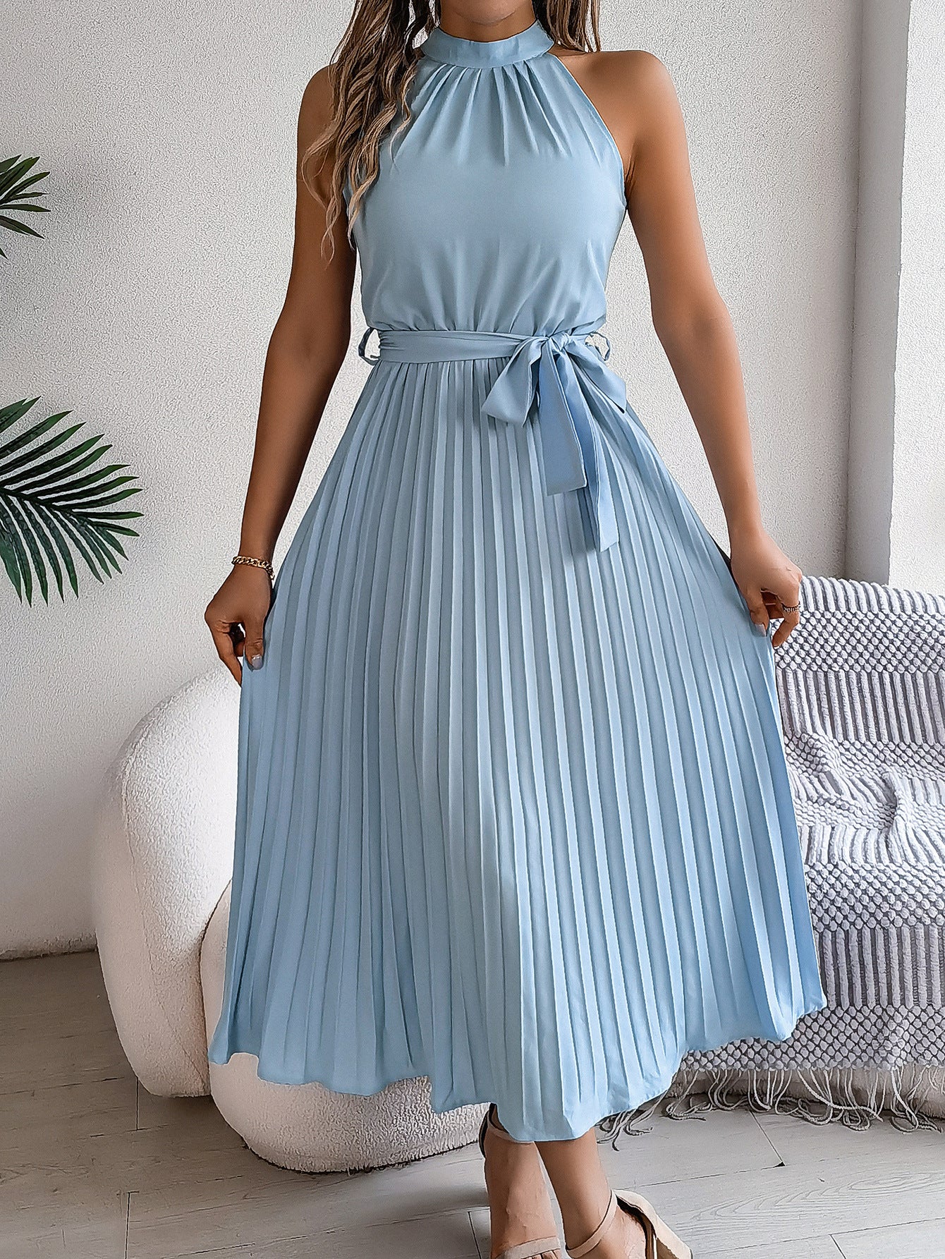 Spring and summer elegant standing collar sleeveless waist cinched pleated long skirt